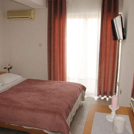 Motel "Tri Lovca" Knin Exterior photo
