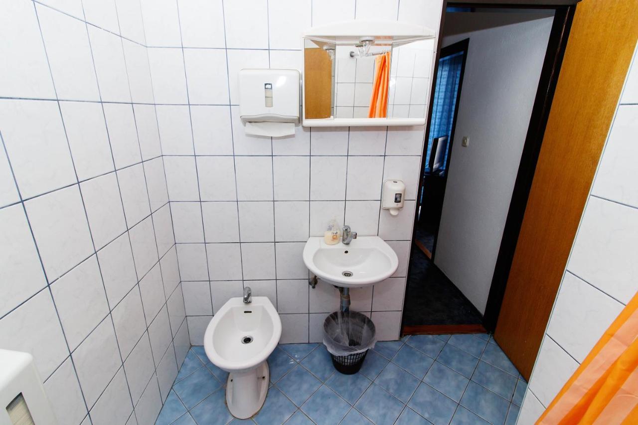Motel "Tri Lovca" Knin Room photo