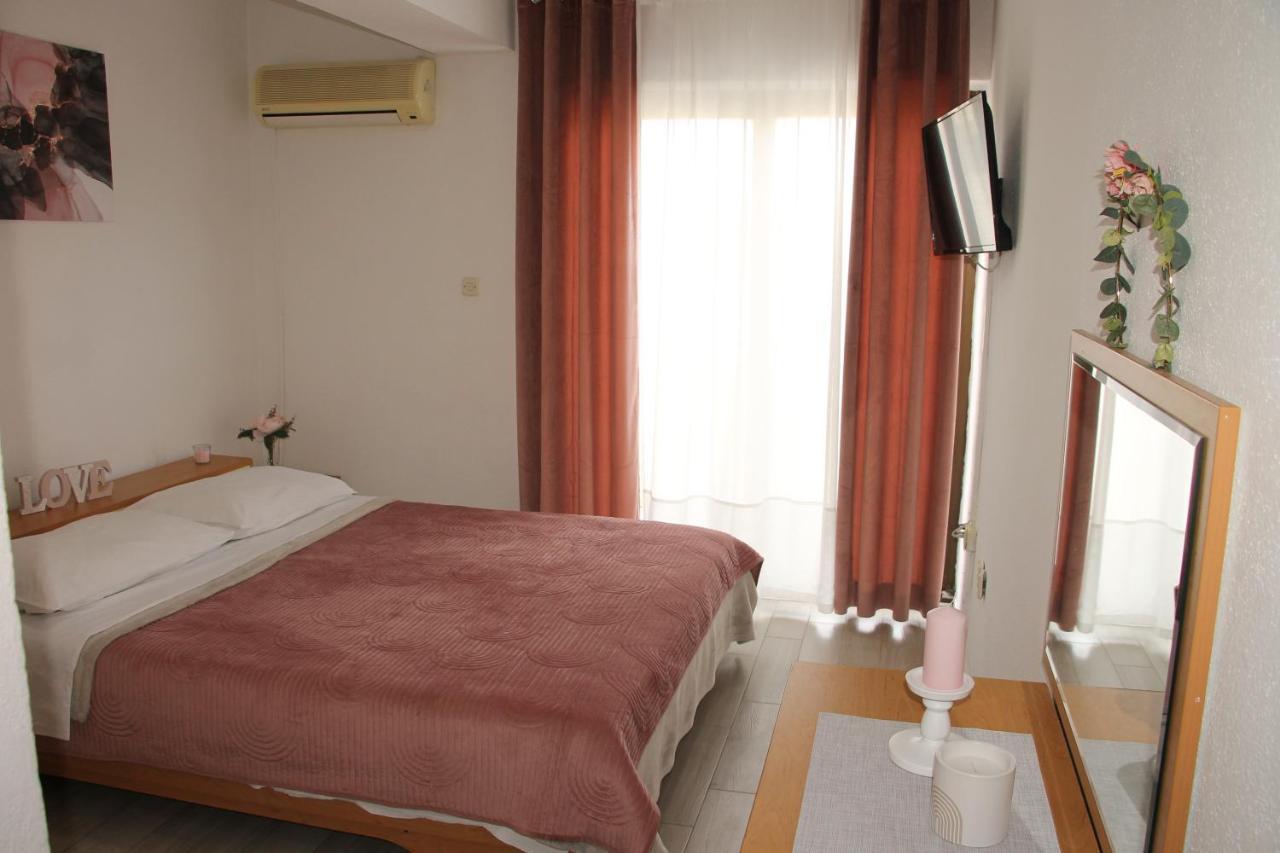 Motel "Tri Lovca" Knin Exterior photo